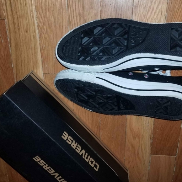 CONVERSE SIZE 6 MULTICOLOR IN BOX Women's Teens - Picture 5 of 10